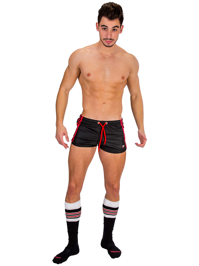 https://www.gayshop69.com/dvds/images/product_images/popup_images/91304-short-byron-laboratory-black-red-barcode-berlin__4.jpg