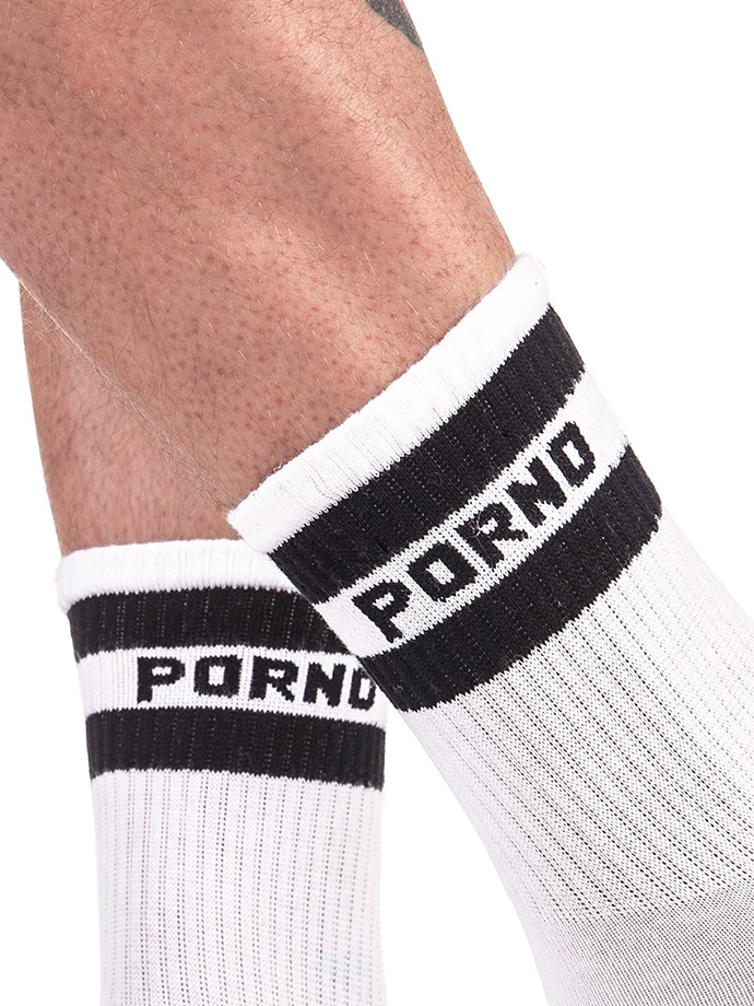 https://www.gayshop69.com/dvds/images/product_images/popup_images/91723-fetish-half-socks-porno-white-black-barcode-berlin__1.jpg