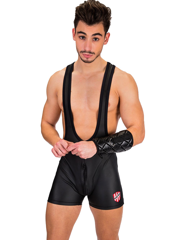 https://www.gayshop69.com/dvds/images/product_images/popup_images/barcode-berlin-singlet-dick-black__1.jpg