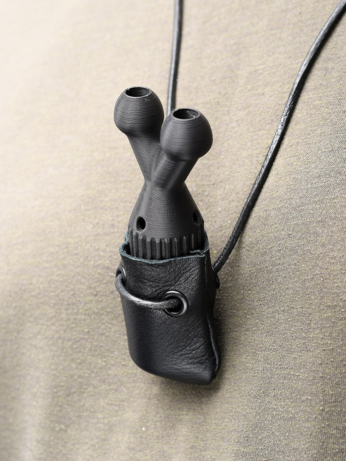 https://www.gayshop69.com/dvds/images/product_images/popup_images/popperstasche-poppershalsband-ledertasche-small__2.jpg